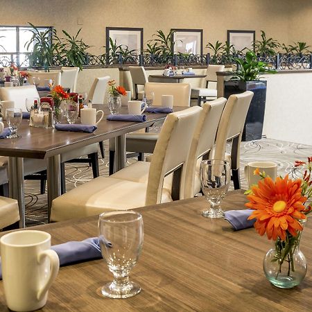 Hotel Doubletree By Hilton Boston-Milford Esterno foto