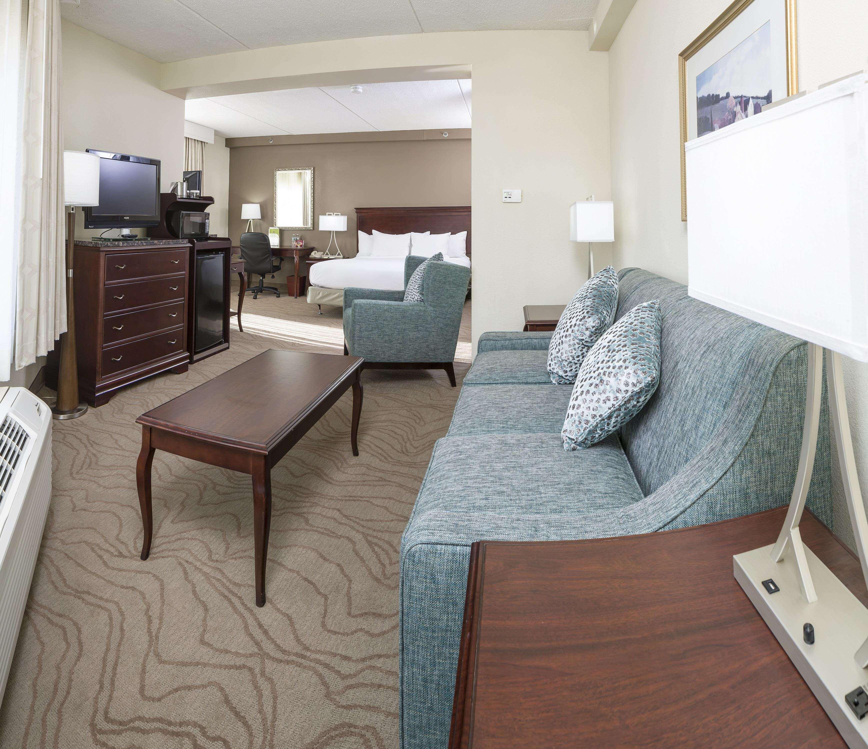 Hotel Doubletree By Hilton Boston-Milford Esterno foto