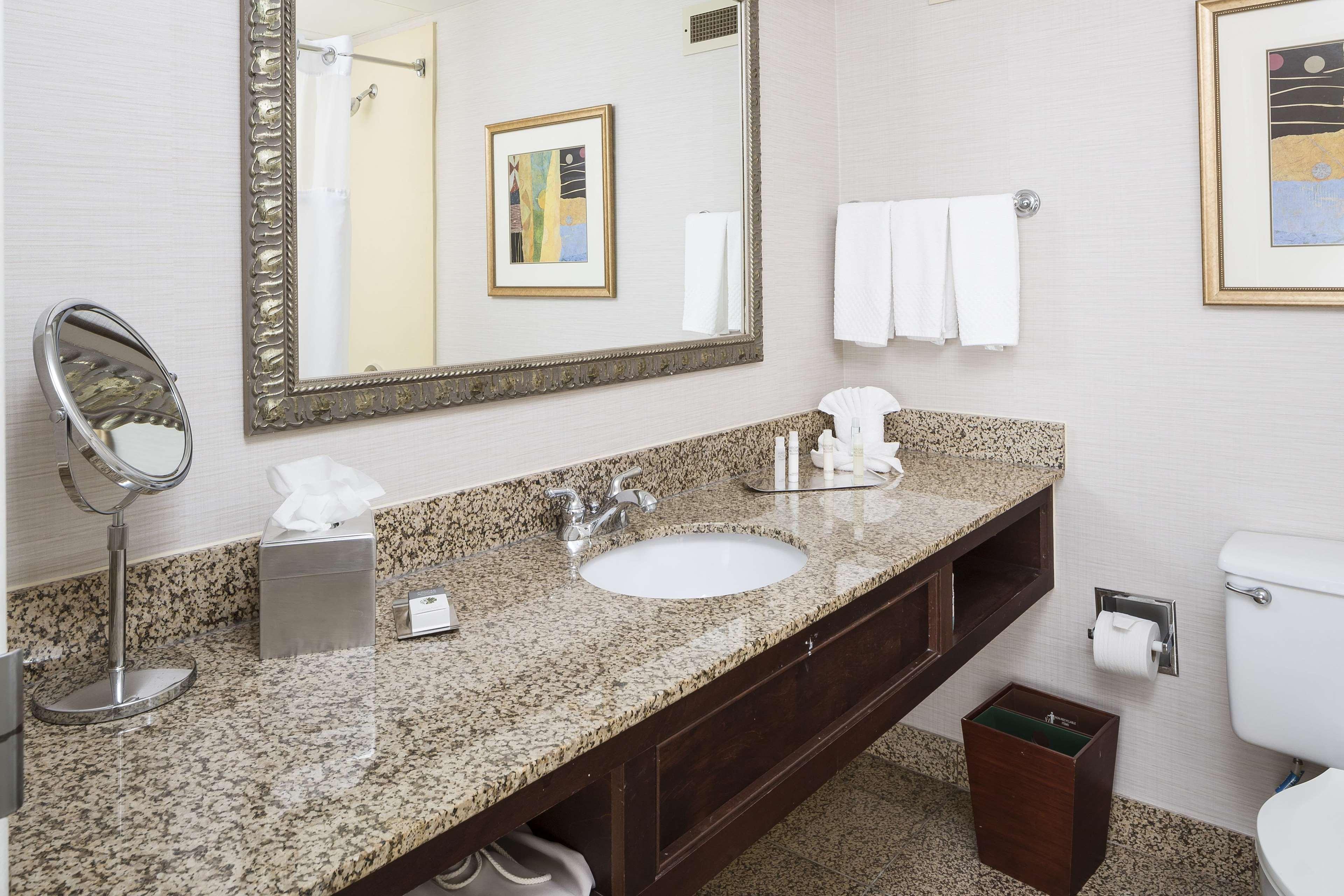 Hotel Doubletree By Hilton Boston-Milford Esterno foto