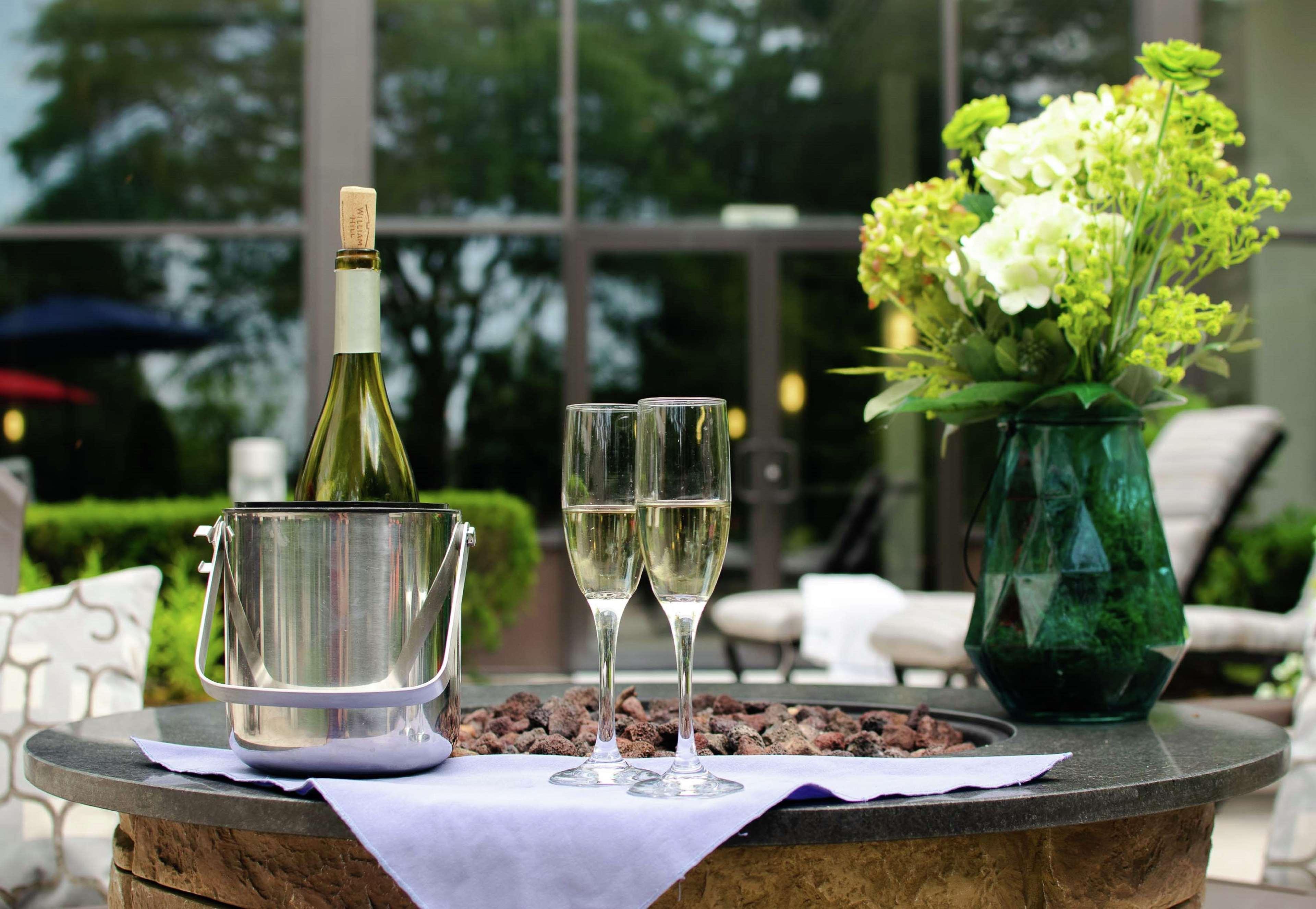 Hotel Doubletree By Hilton Boston-Milford Esterno foto