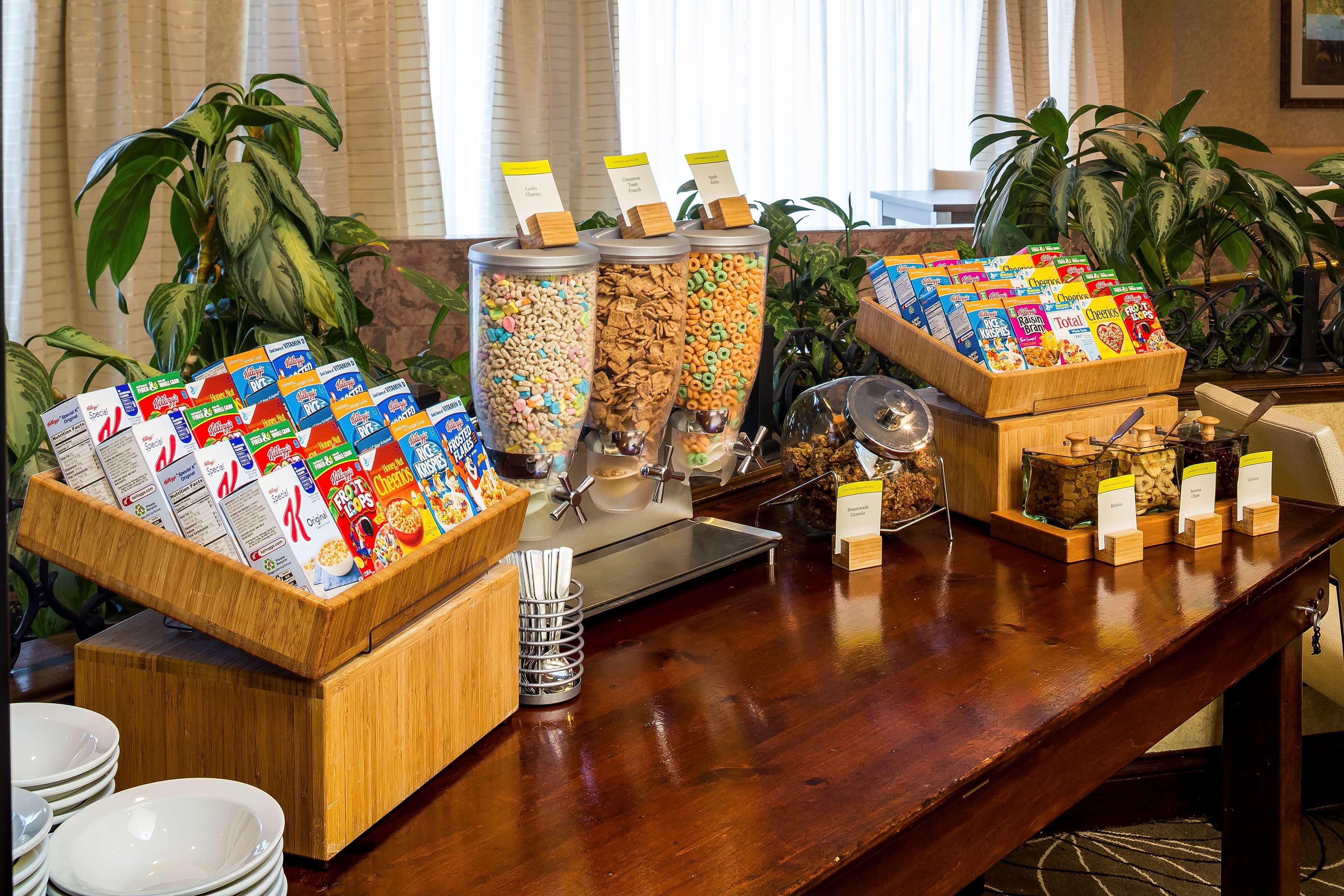 Hotel Doubletree By Hilton Boston-Milford Esterno foto
