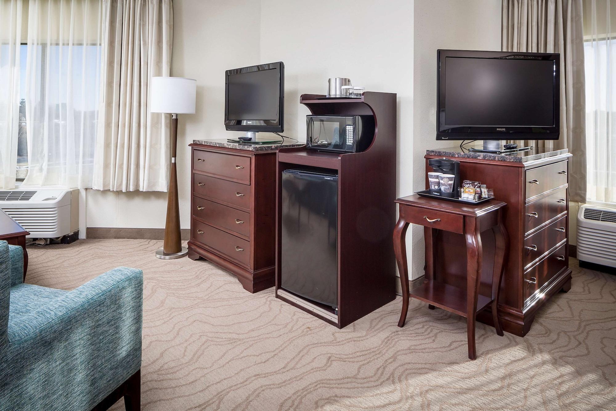 Hotel Doubletree By Hilton Boston-Milford Esterno foto