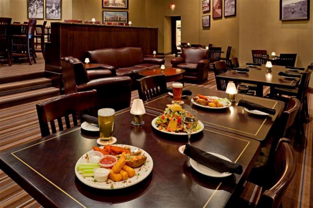 Hotel Doubletree By Hilton Boston-Milford Esterno foto