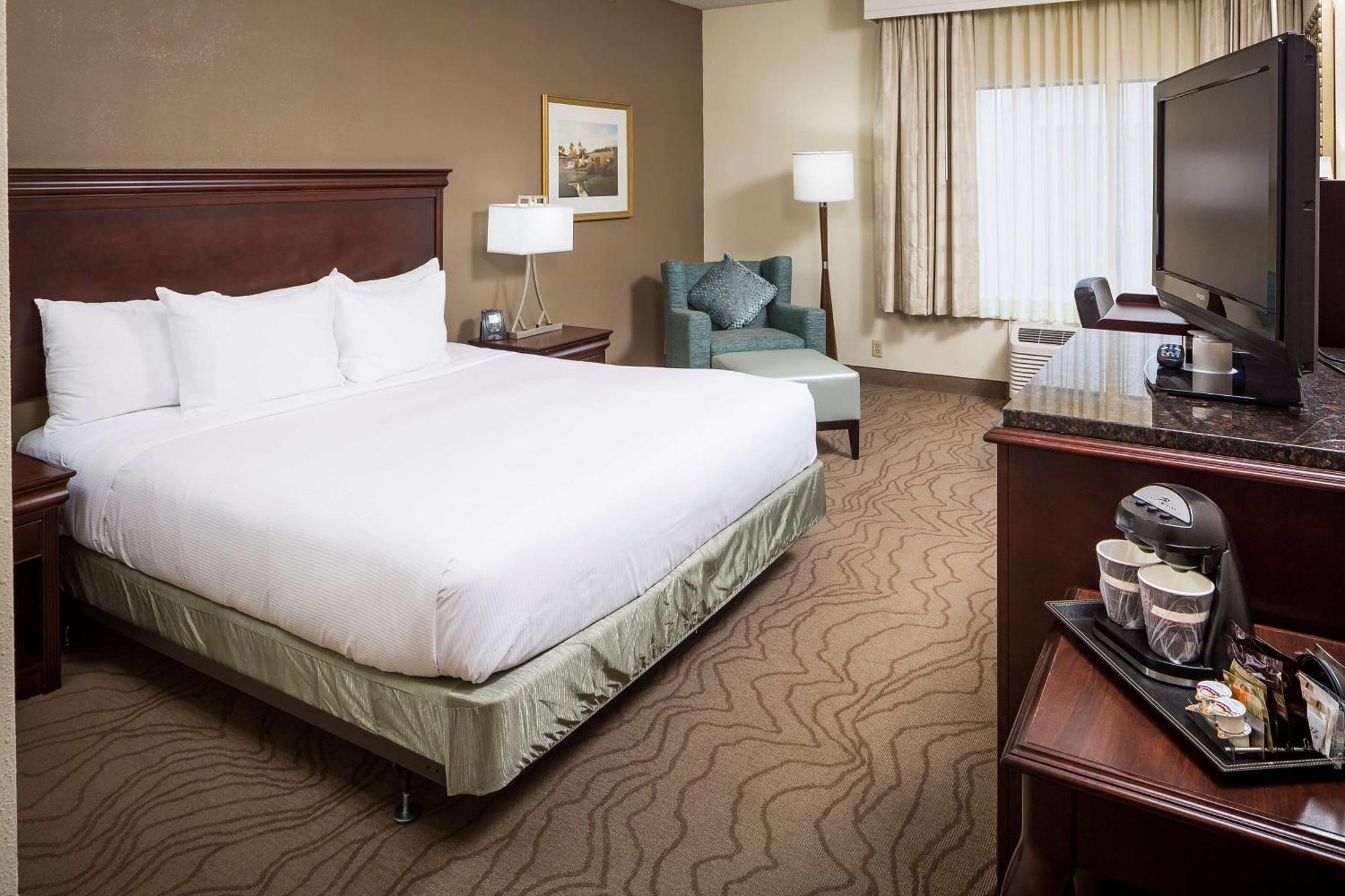 Hotel Doubletree By Hilton Boston-Milford Esterno foto
