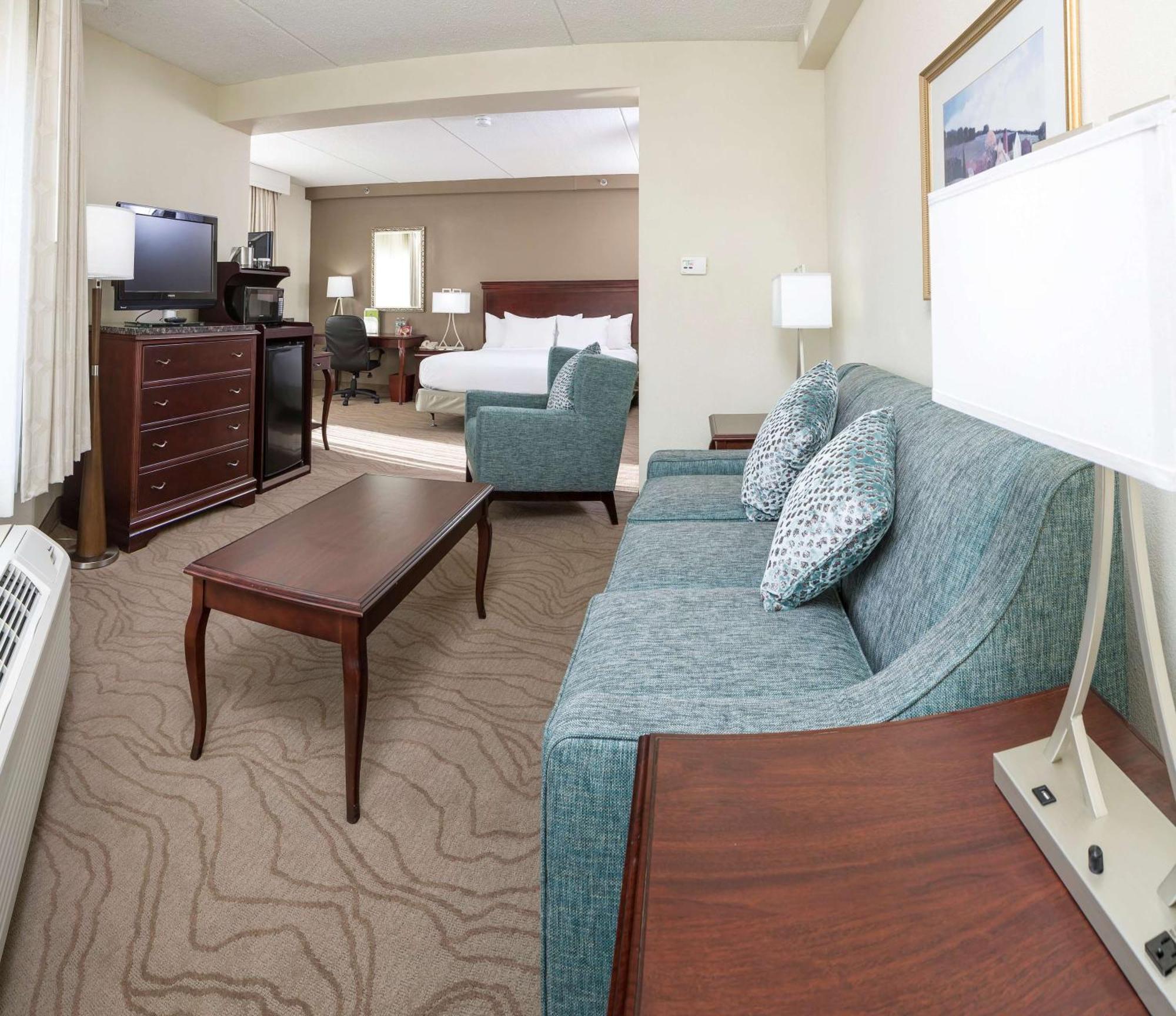 Hotel Doubletree By Hilton Boston-Milford Esterno foto