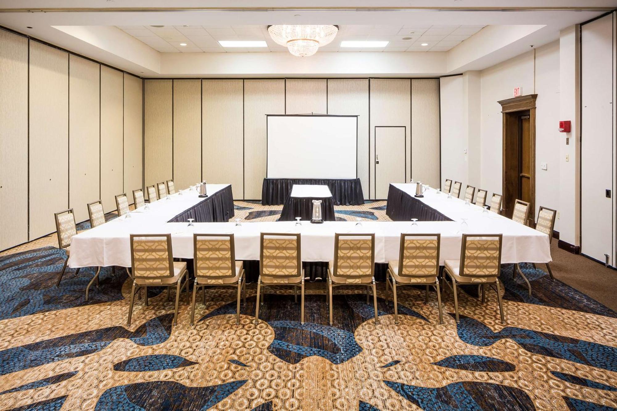 Hotel Doubletree By Hilton Boston-Milford Esterno foto