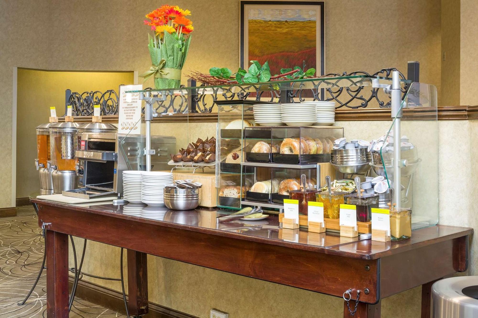 Hotel Doubletree By Hilton Boston-Milford Esterno foto