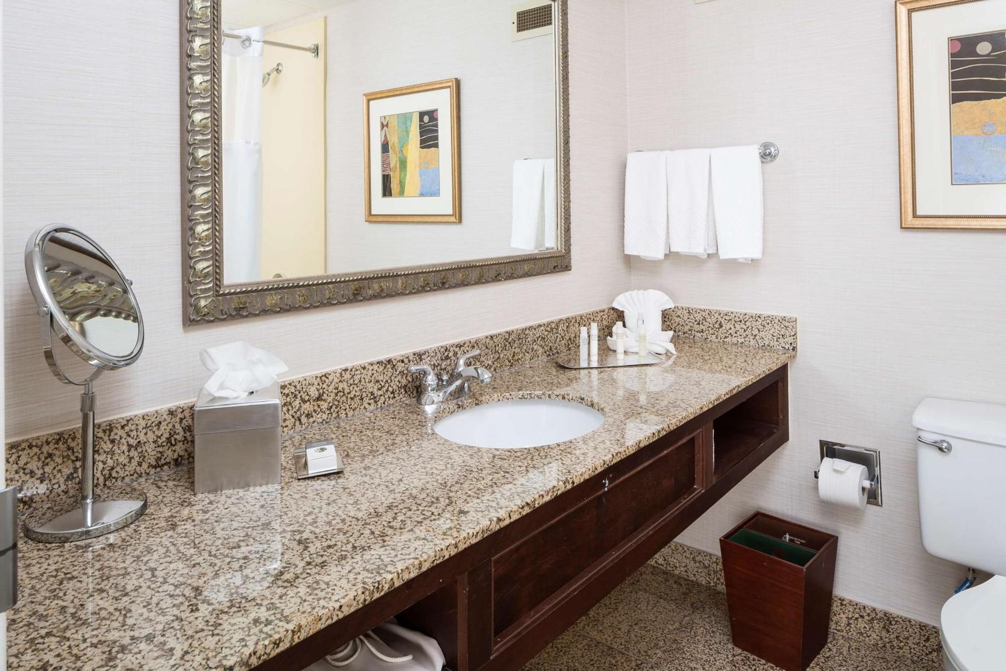 Hotel Doubletree By Hilton Boston-Milford Esterno foto