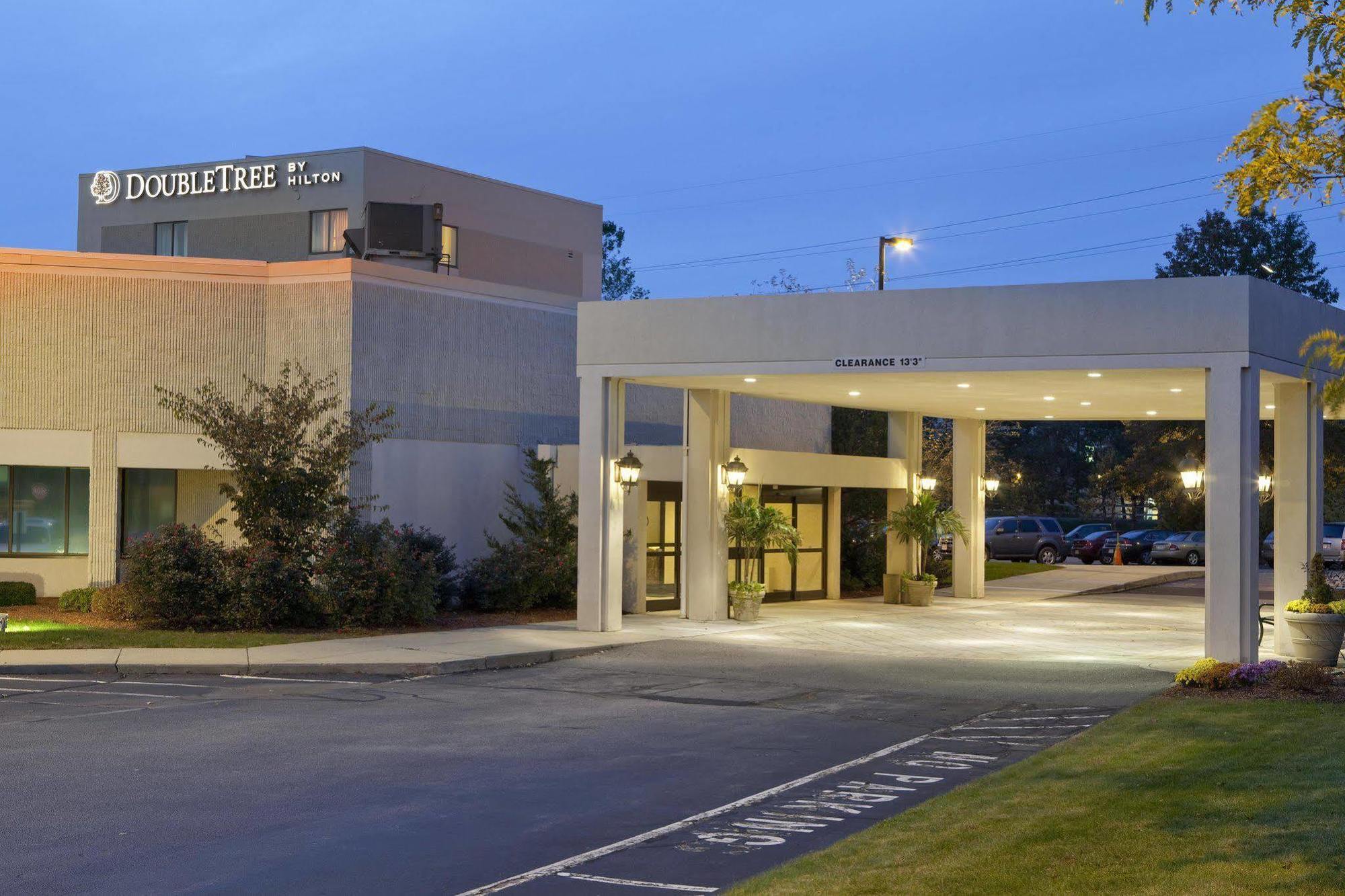 Hotel Doubletree By Hilton Boston-Milford Esterno foto